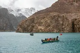 attaabad lake - Hospitalityexplain.com